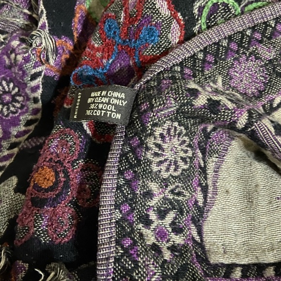 VINTAGE SCARF/WRAP - Picture 8 of 9